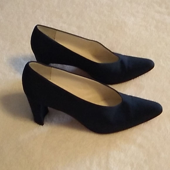 Shoes - Picture 1 of 3